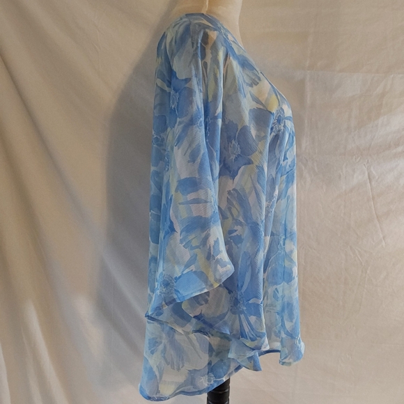 Women's Ruby Red Flowy Poncho Style Blue & White Floral Top Size 1X - Picture 4 of 6